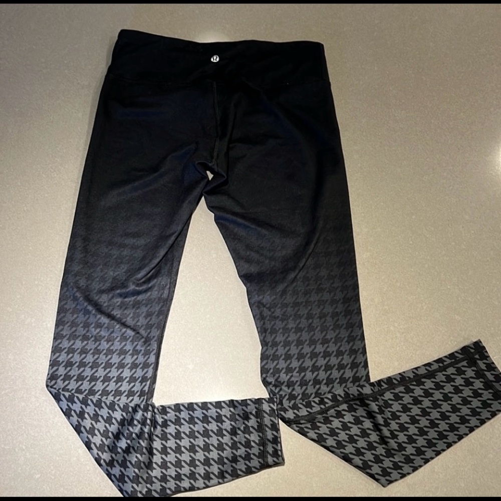 Like new - worn once - Lululemon black/gray checkered leggings - size 8